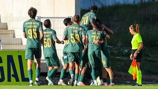 Sporting B é líder isolado